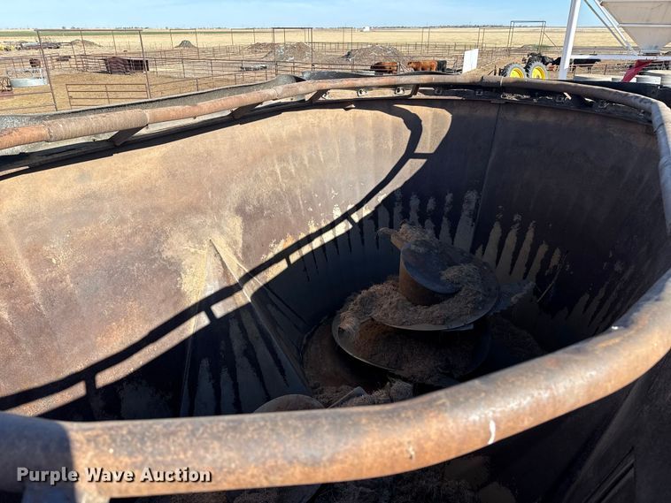 image for item EP2728 1985 AM General M931A1 feed mixer truck