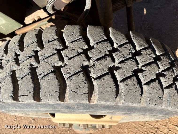 image for item EP2728 1985 AM General M931A1 feed mixer truck