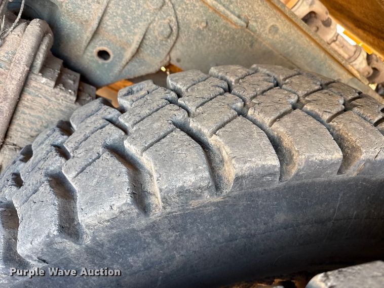 image for item EP2728 1985 AM General M931A1 feed mixer truck