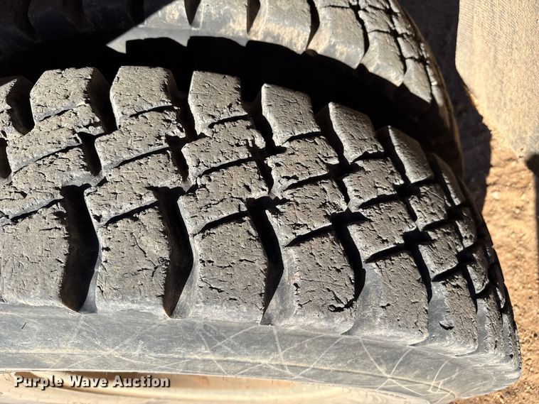 image for item EP2728 1985 AM General M931A1 feed mixer truck