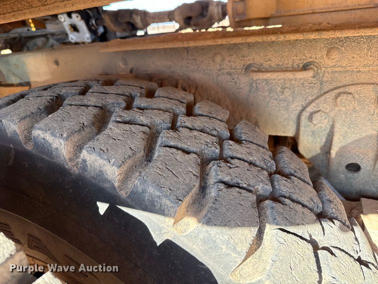 image for item EP2728 1985 AM General M931A1 feed mixer truck