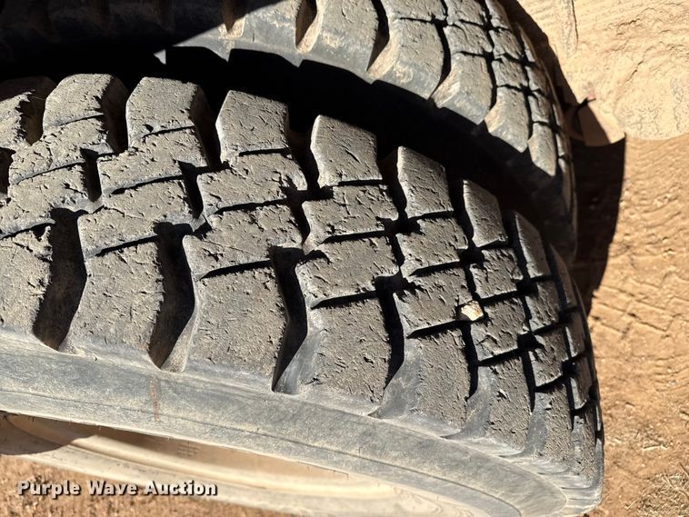 image for item EP2728 1985 AM General M931A1 feed mixer truck