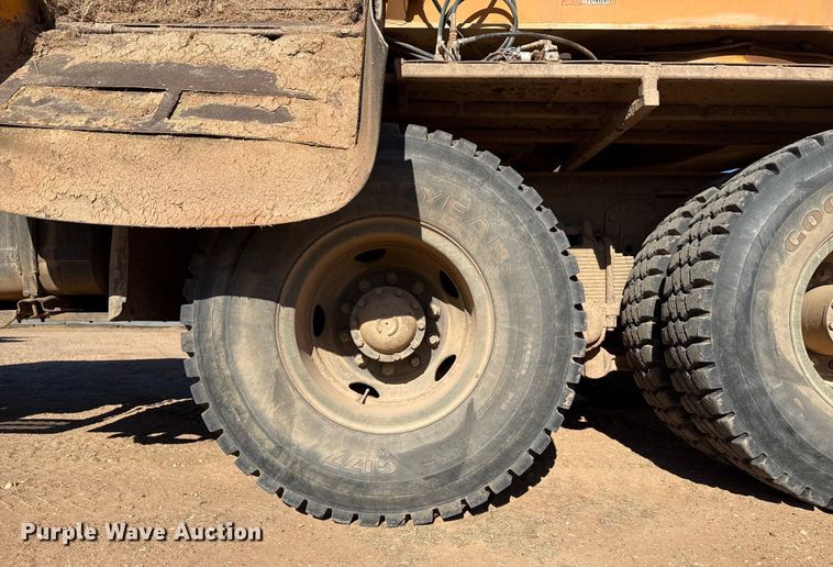 image for item EP2728 1985 AM General M931A1 feed mixer truck