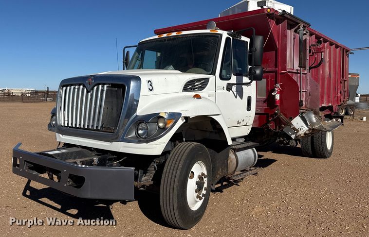 image for item EP2753 2012 International WorkStar 7400 feed mixer truck