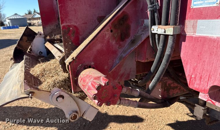 image for item EP2753 2012 International WorkStar 7400 feed mixer truck