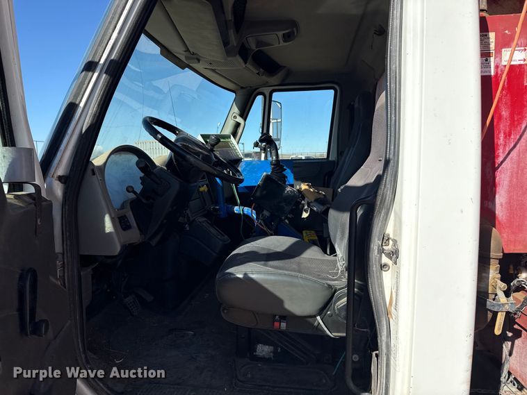 image for item EP2753 2012 International WorkStar 7400 feed mixer truck