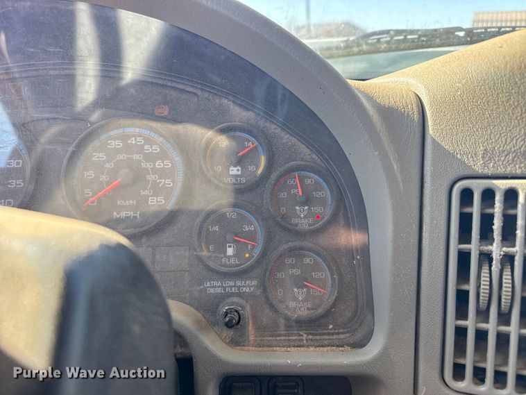 image for item EP2753 2012 International WorkStar 7400 feed mixer truck