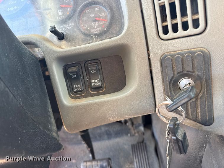 image for item EP2753 2012 International WorkStar 7400 feed mixer truck