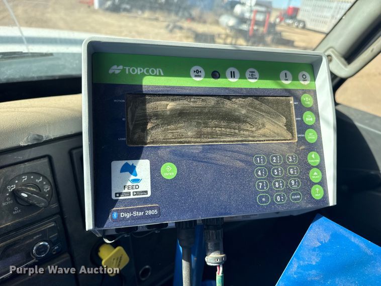 image for item EP2753 2012 International WorkStar 7400 feed mixer truck