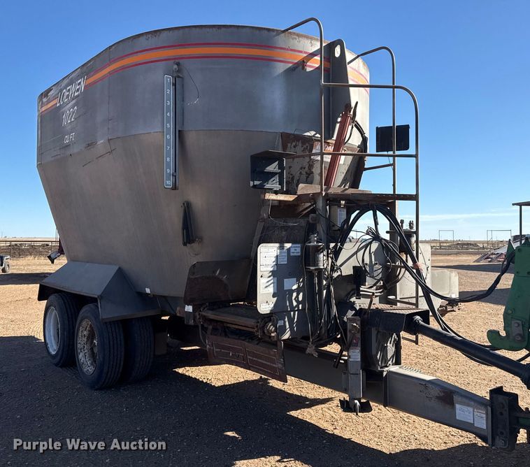 image for item EP2754 2005 Loewen 1022 feed mixer