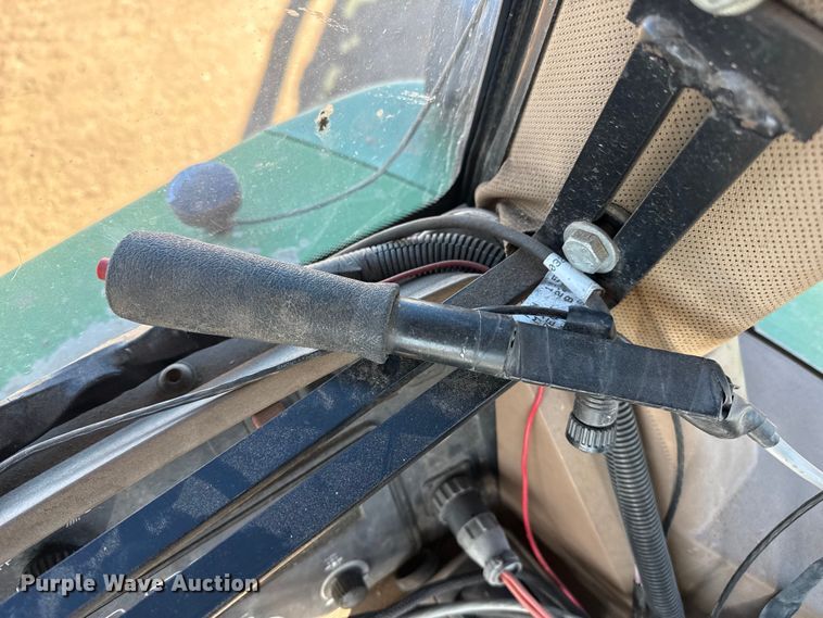 image for item EP2754 2005 Loewen 1022 feed mixer