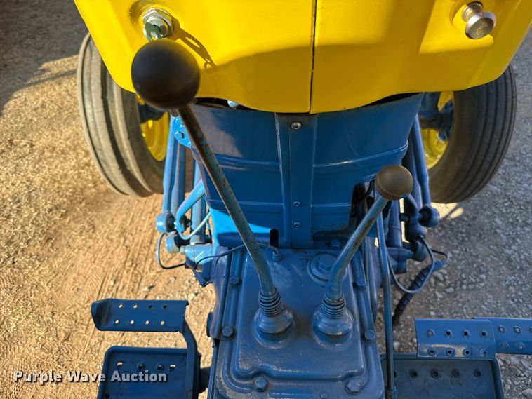 image for item ES5670 Ford 04012K tractor