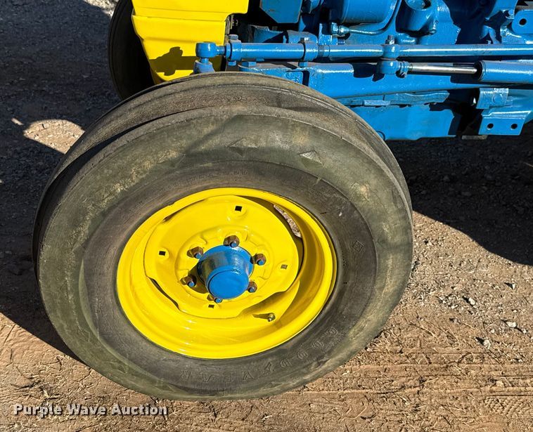 image for item ES5670 Ford 04012K tractor
