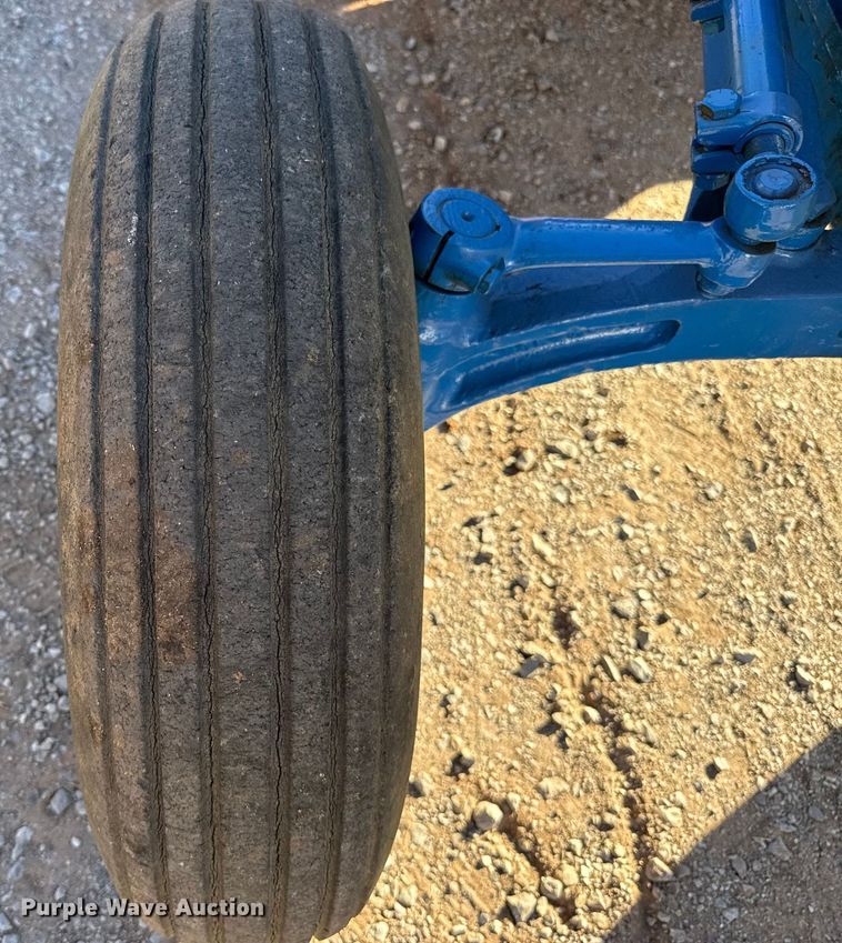 image for item ES5670 Ford 04012K tractor