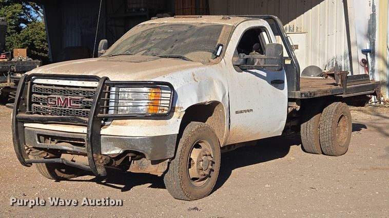 image for item ET1112 2013 GMC Sierra 3500HD bale bed pickup truck