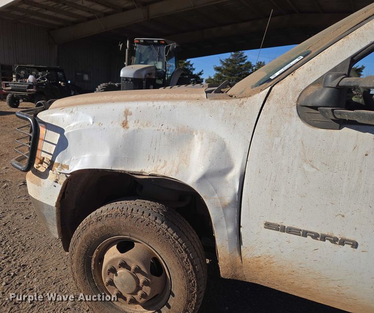 image for item ET1112 2013 GMC Sierra 3500HD bale bed pickup truck