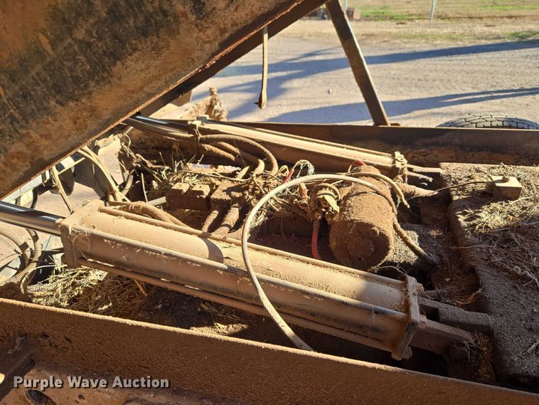 image for item ET1112 2013 GMC Sierra 3500HD bale bed pickup truck