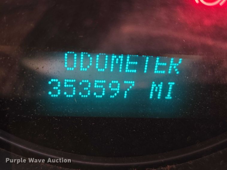 image for item ET1112 2013 GMC Sierra 3500HD bale bed pickup truck