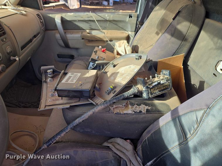 image for item ET1112 2013 GMC Sierra 3500HD bale bed pickup truck