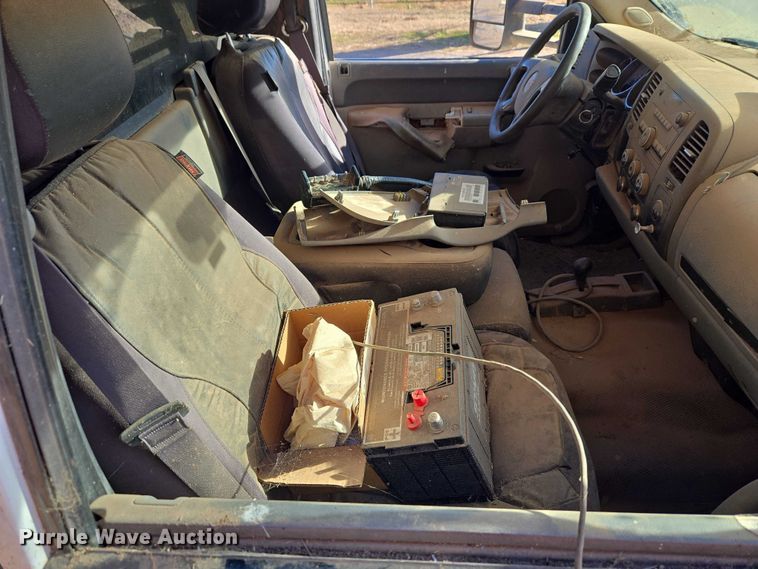 image for item ET1112 2013 GMC Sierra 3500HD bale bed pickup truck