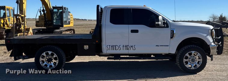 image for item ET4141 2017 Ford F350 Super Duty XL Ext. Cab bale bed pickup truck