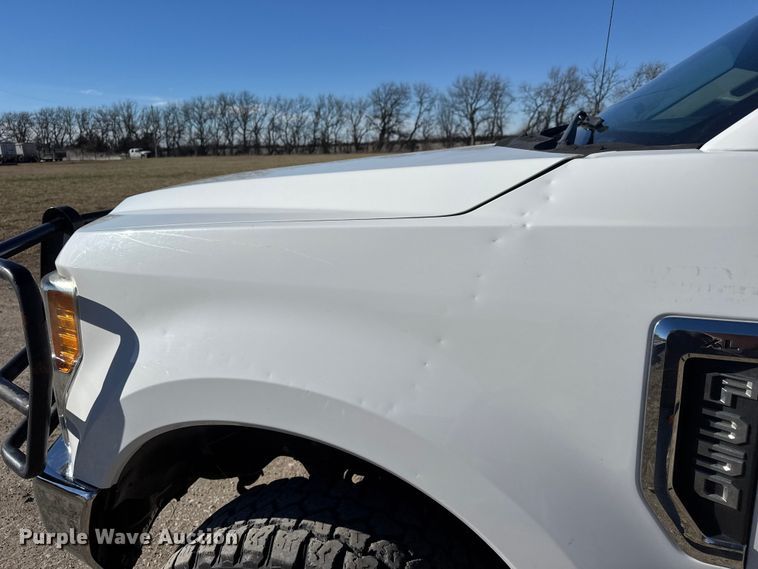 image for item ET4141 2017 Ford F350 Super Duty XL Ext. Cab bale bed pickup truck