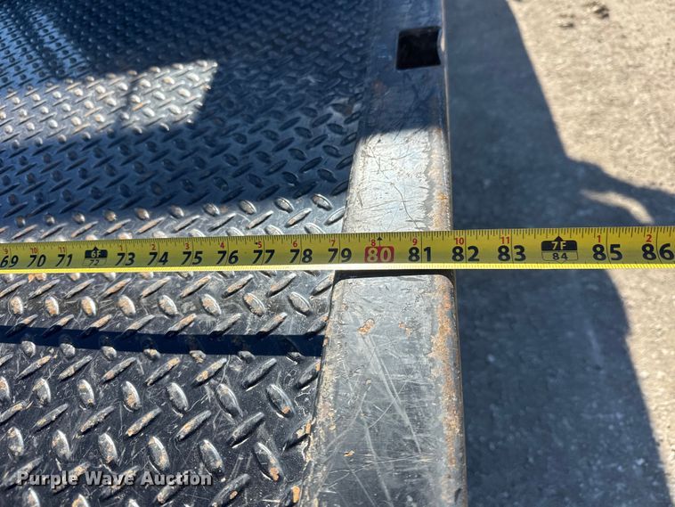 image for item ET4141 2017 Ford F350 Super Duty XL Ext. Cab bale bed pickup truck