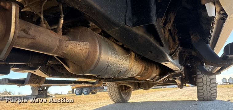 image for item ET4141 2017 Ford F350 Super Duty XL Ext. Cab bale bed pickup truck