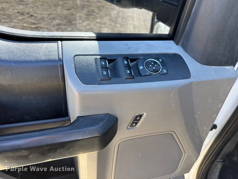 image for item ET4141 2017 Ford F350 Super Duty XL Ext. Cab bale bed pickup truck