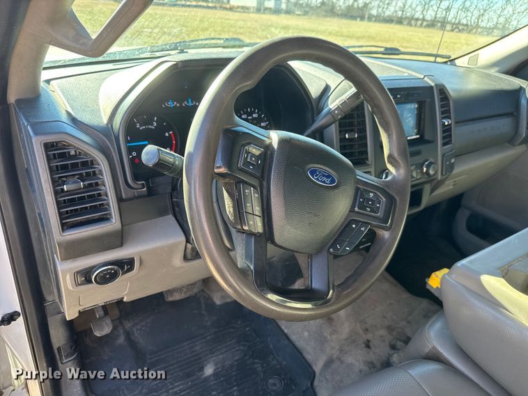 image for item ET4141 2017 Ford F350 Super Duty XL Ext. Cab bale bed pickup truck