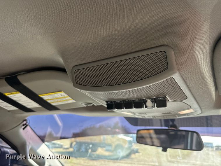 image for item ET4141 2017 Ford F350 Super Duty XL Ext. Cab bale bed pickup truck