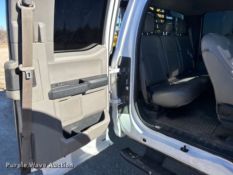 image for item ET4141 2017 Ford F350 Super Duty XL Ext. Cab bale bed pickup truck