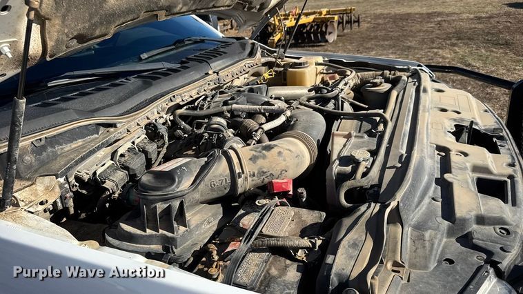 image for item ET4141 2017 Ford F350 Super Duty XL Ext. Cab bale bed pickup truck