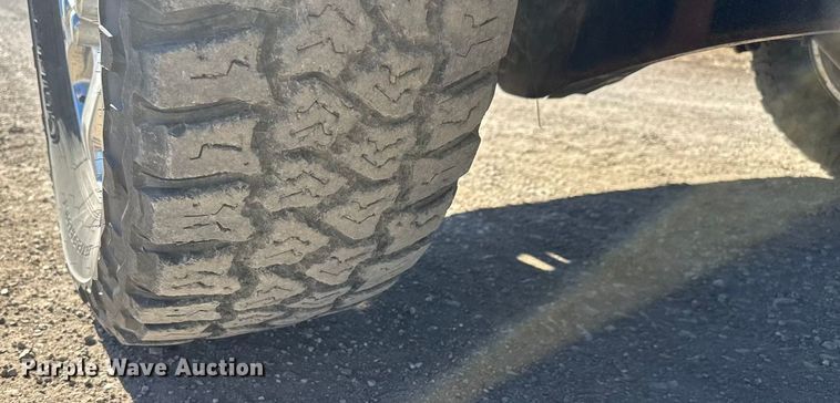 image for item ET4141 2017 Ford F350 Super Duty XL Ext. Cab bale bed pickup truck