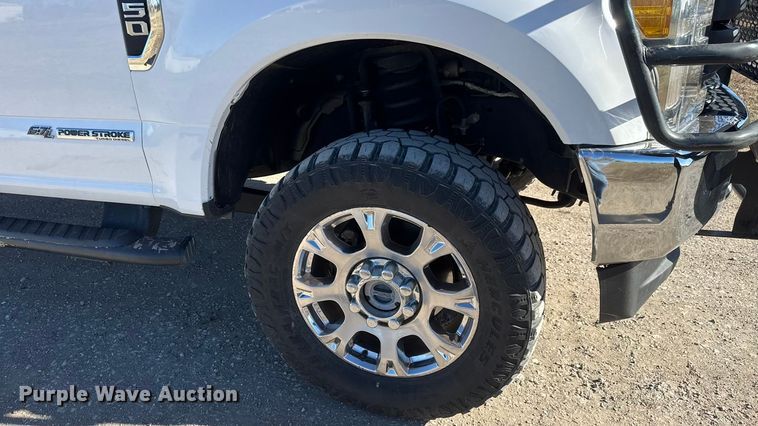 image for item ET4141 2017 Ford F350 Super Duty XL Ext. Cab bale bed pickup truck