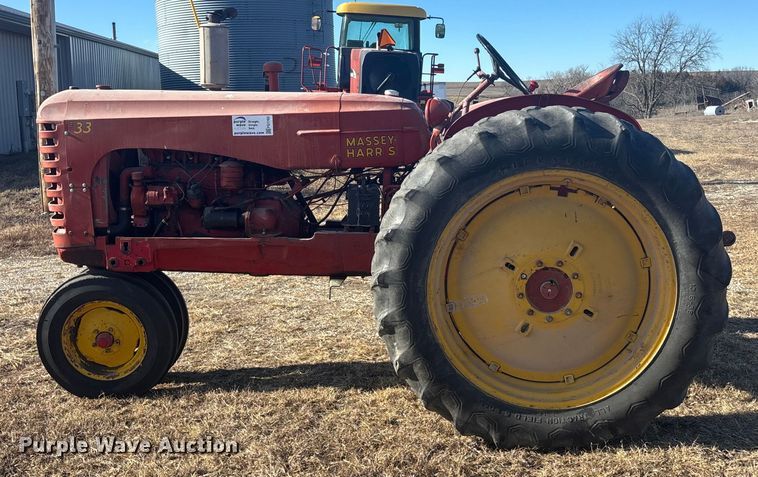 image for item FG1762 1955 Massey Harris 33G1R1 tractor