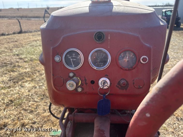 image for item FG1762 1955 Massey Harris 33G1R1 tractor