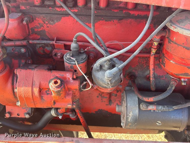 image for item FG1762 1955 Massey Harris 33G1R1 tractor