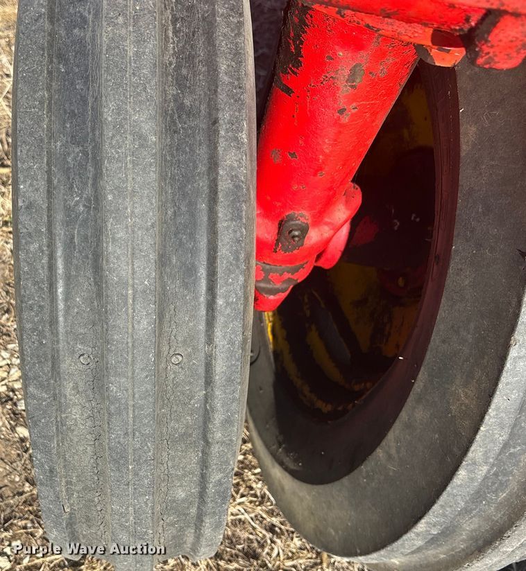 image for item FG1762 1955 Massey Harris 33G1R1 tractor