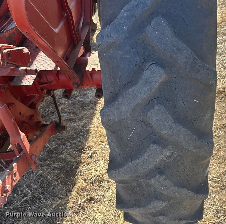 image for item FG1762 1955 Massey Harris 33G1R1 tractor