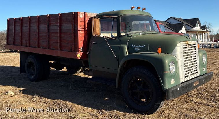 image for item FG2519 1967 International Harvester Loadstar 1600 grain truck