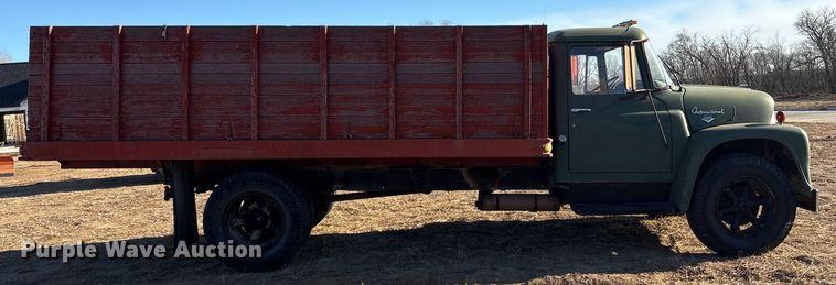 image for item FG2519 1967 International Harvester Loadstar 1600 grain truck