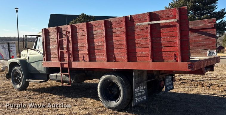 image for item FG2519 1967 International Harvester Loadstar 1600 grain truck
