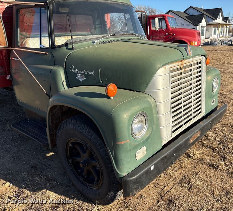 image for item FG2519 1967 International Harvester Loadstar 1600 grain truck