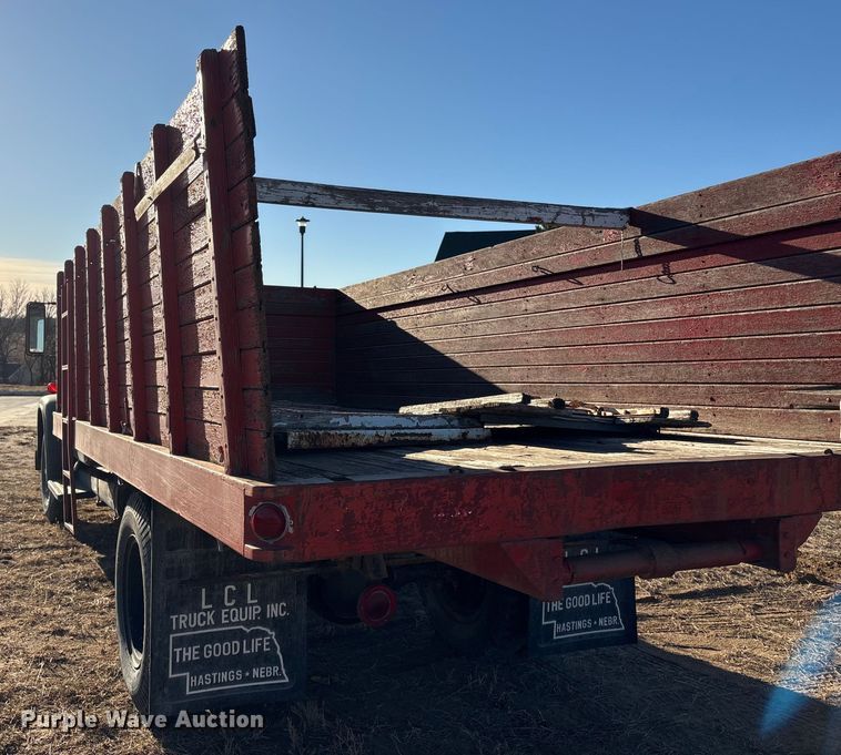 image for item FG2519 1967 International Harvester Loadstar 1600 grain truck