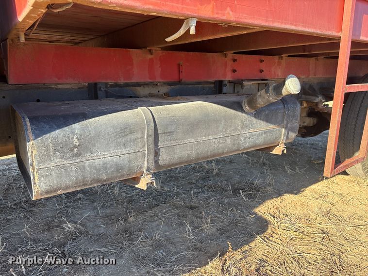 image for item FG2519 1967 International Harvester Loadstar 1600 grain truck