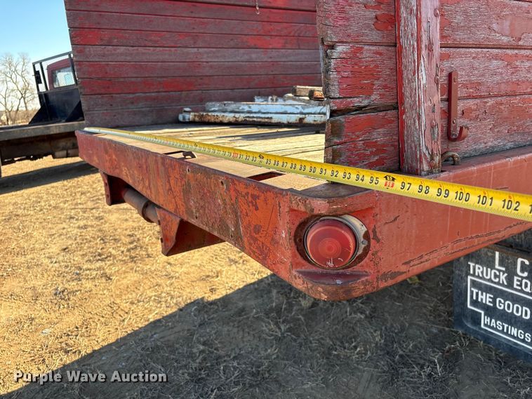 image for item FG2519 1967 International Harvester Loadstar 1600 grain truck