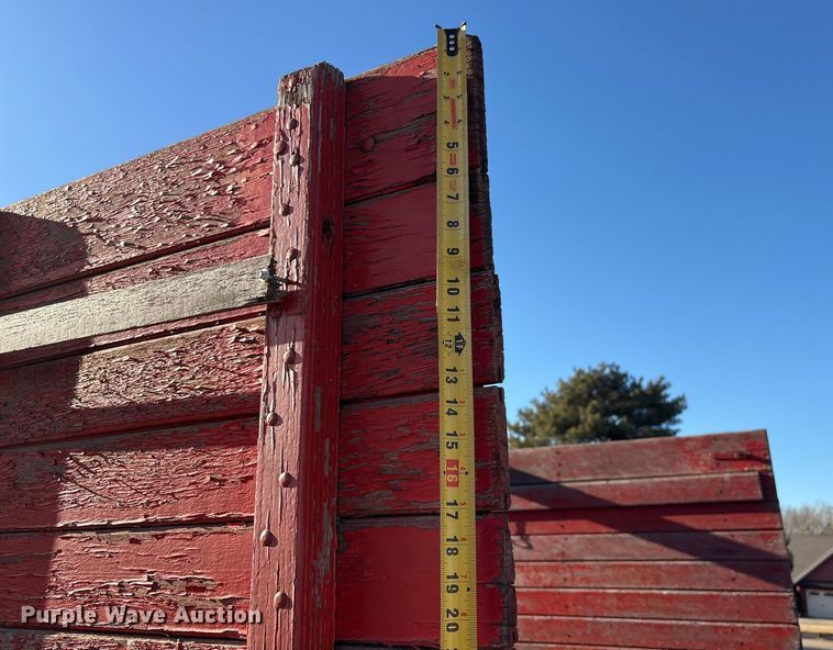 image for item FG2519 1967 International Harvester Loadstar 1600 grain truck