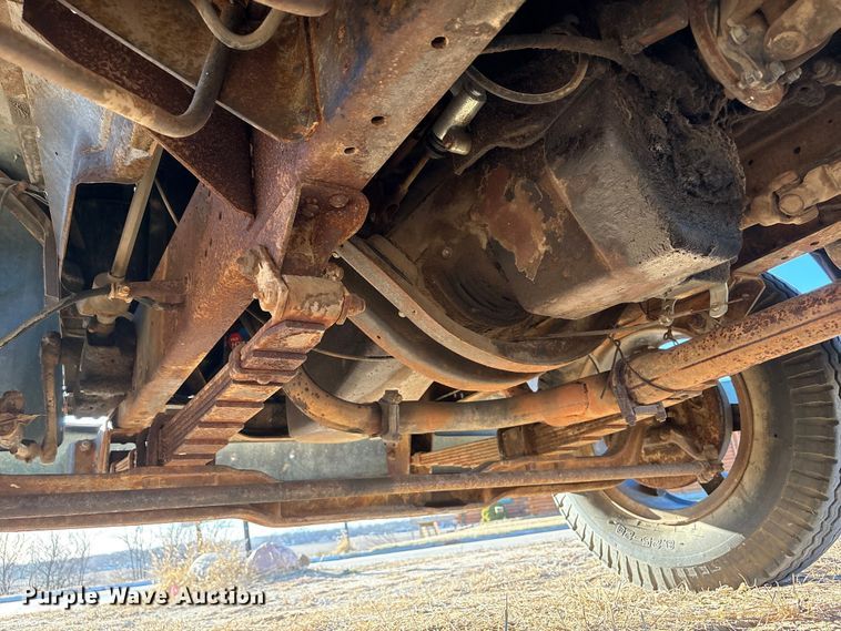 image for item FG2519 1967 International Harvester Loadstar 1600 grain truck