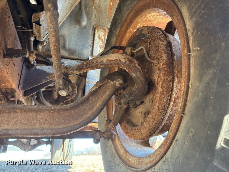 image for item FG2519 1967 International Harvester Loadstar 1600 grain truck